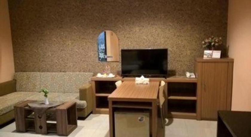 Patria Palace Hotel Blitar Kültér fotó