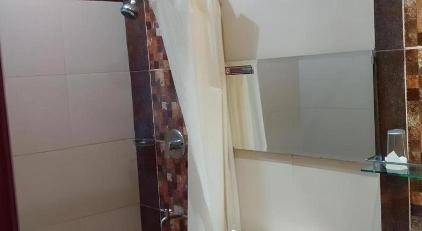 Patria Palace Hotel Blitar Kültér fotó