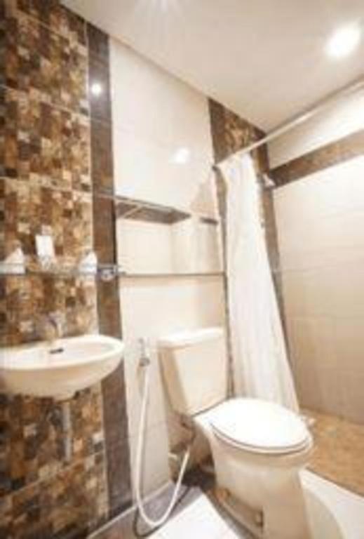 Patria Palace Hotel Blitar Kültér fotó